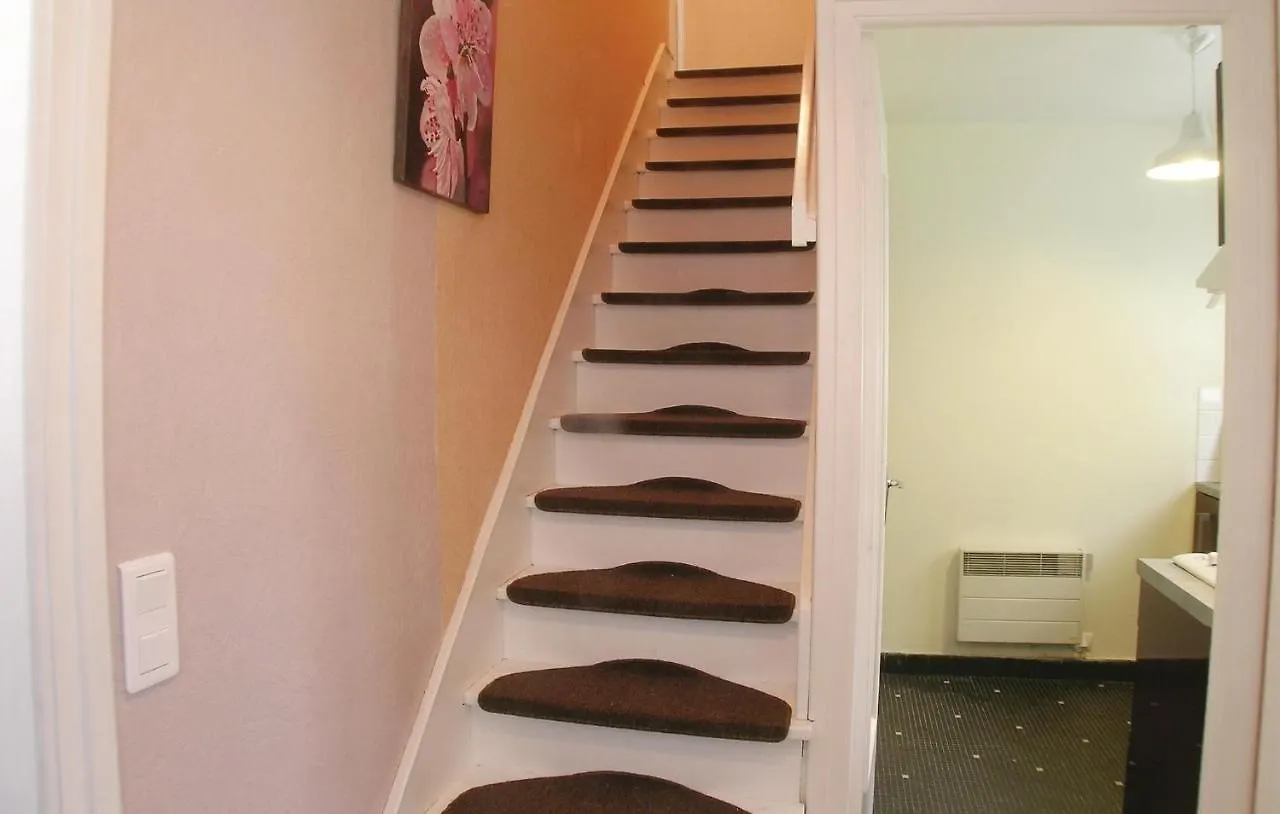 Dom wakacyjny 3 Bedroom Awesome Home In Riec Sur Belon