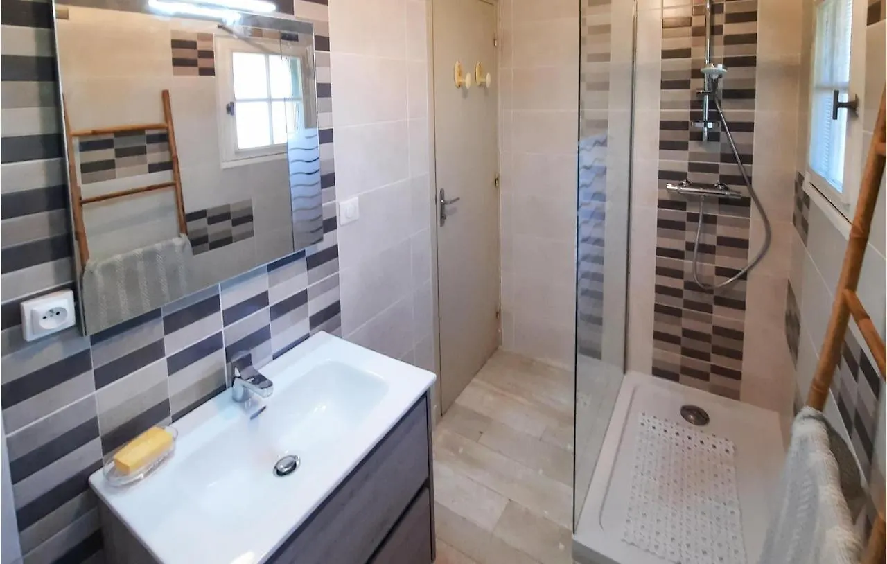 3 Bedroom Awesome Home In Riec Sur Belon Dom wakacyjny
